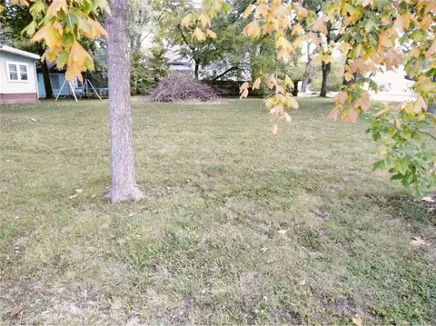 201 E School St, Hamilton, MO 64644 photo 2