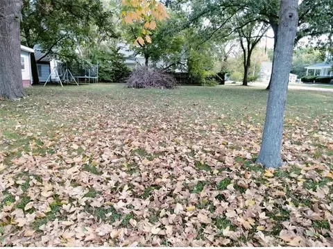 201 E School St, Hamilton, MO 64644