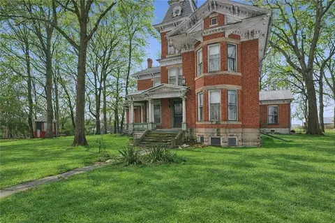 Exterior - 709 Herring St, Brunswick, MO 65236 photo 5 of 18