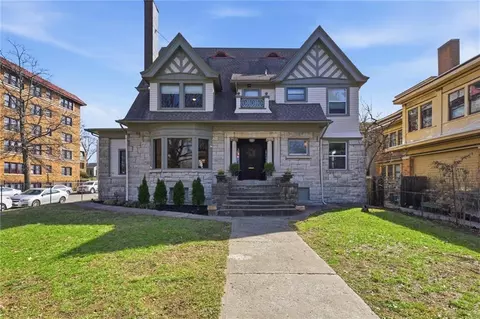 1217 E Armour Blvd, Kansas City, MO 64109