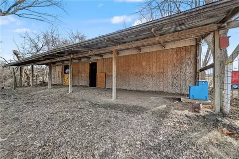 Exterior - 307 E Gore Rd, Raymore, MO 64083 photo 5 of 9