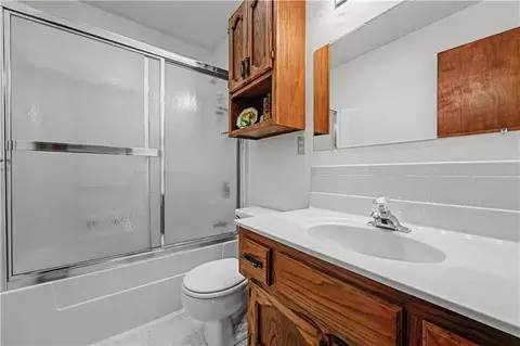 Bath - 307 E Gore Rd, Raymore, MO 64083 photo 3 of 3