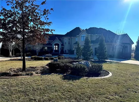 10603 W 156th Ter, Overland Park, KS 66221