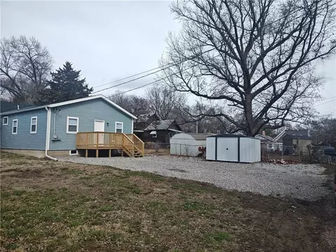 1107 Ottawa St, Leavenworth, KS 66048