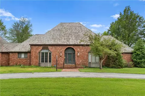 14908 E Pawhuska Rd, Nevada, MO 64772