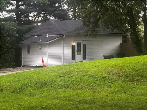 4502 Orchard Rd, Saint Joseph, MO 64506