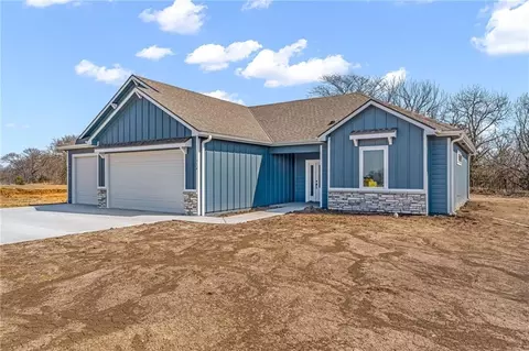 314 Rockers Dr, Baldwin City, KS 66006