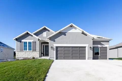 16775 S Hall St, Olathe, KS 66062