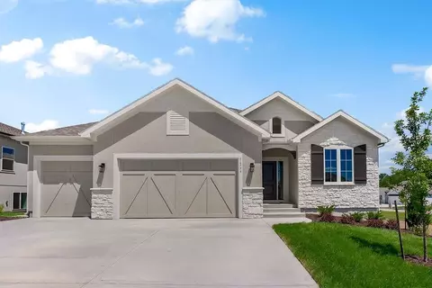16775 S Hall St, Olathe, KS 66062