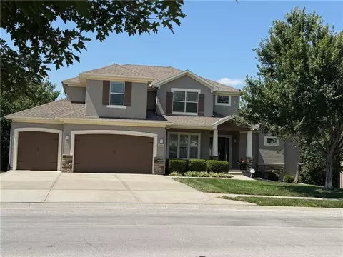 1844 NE Parks Summit Blvd, Lees Summit, MO 64064