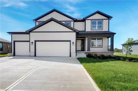 18555 W 195 St, Spring Hill, KS 66083