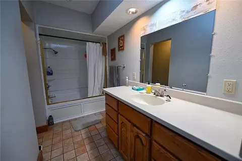 Bath - 27668 E Katy Rd, Walker, MO 64790 photo 4 of 5