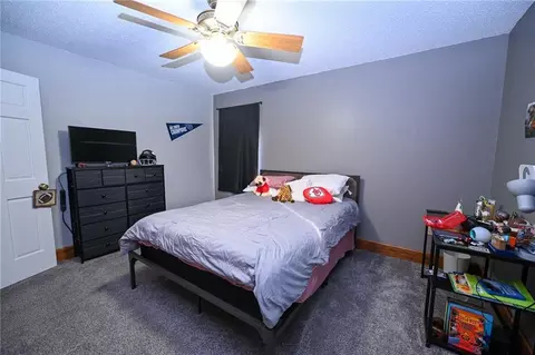 Bedroom - 27668 E Katy Rd, Walker, MO 64790 photo 5 of 8