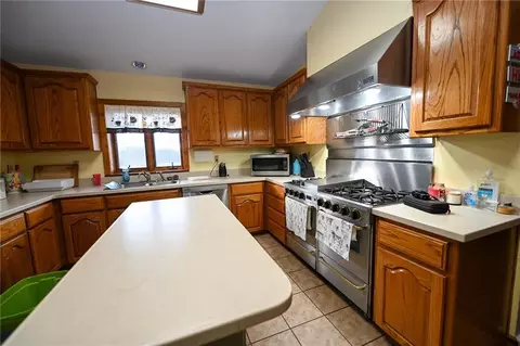 Kitchen - 27668 E Katy Rd, Walker, MO 64790 photo 3 of 4