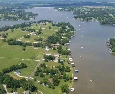 1136 Lake Viking Terrace, Gallatin, MO 64640