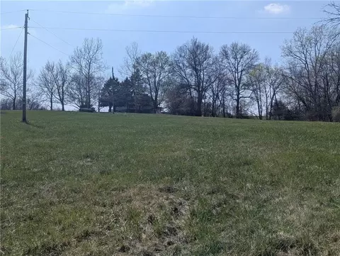 1855 Lake Viking Terrace, Gallatin, MO 64640