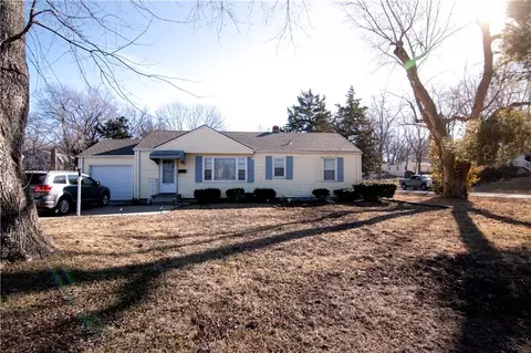 5433 Willow Ave, Raytown, MO 64133
