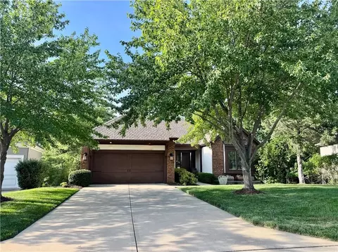 26112 W 109th St, Olathe, KS 66061
