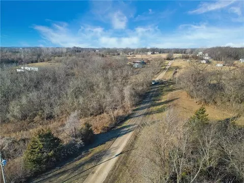 974 NW 525th Rd, Centerview, MO 64019 photo 4