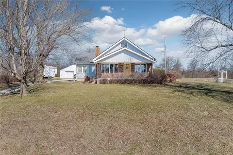 4211 Cunningham Rd, Saint Joseph, MO 64507