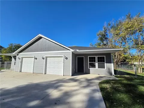32 E 7th St, Adrian, MO 64720
