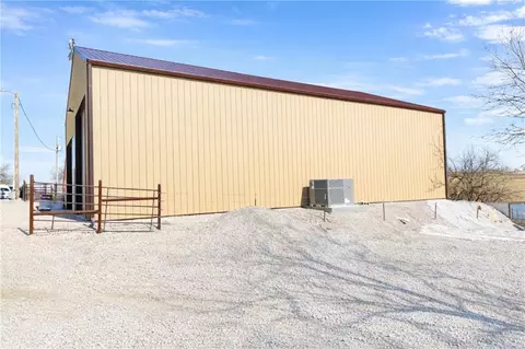 Exterior - 1044 SW 101st Rd, Chilhowee, MO 64733 photo 6 of 11