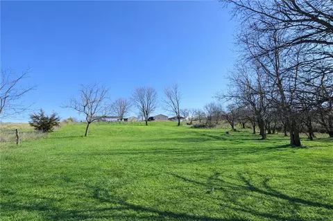 Exterior - 1044 SW 101st Rd, Chilhowee, MO 64733 photo 10 of 11