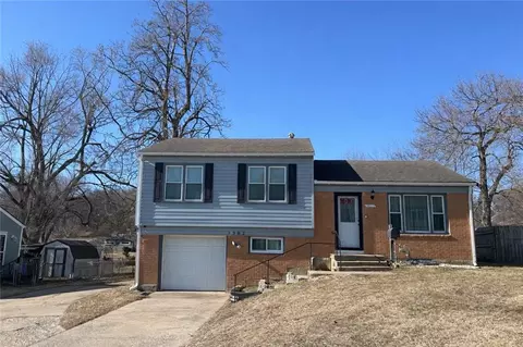 3302 N Delaware St, Independence, MO 64050