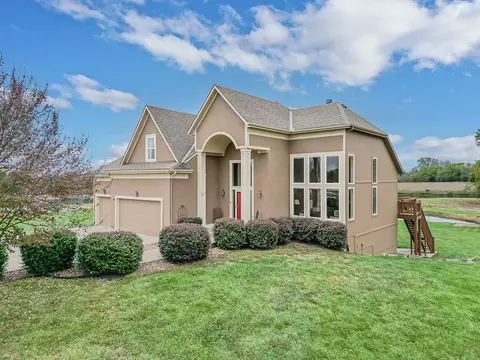 924 E 1938th Rd, Eudora, KS 66025