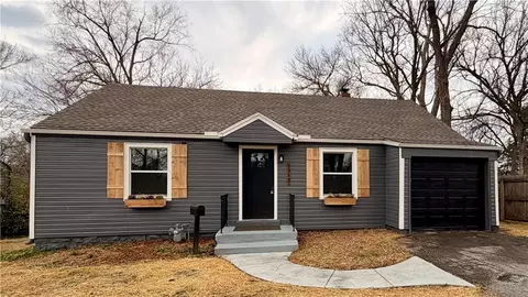 5312 Reeds Rd, Mission, KS 66202