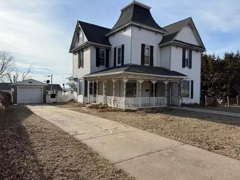 711 Mill St, Mound City, MO 64470