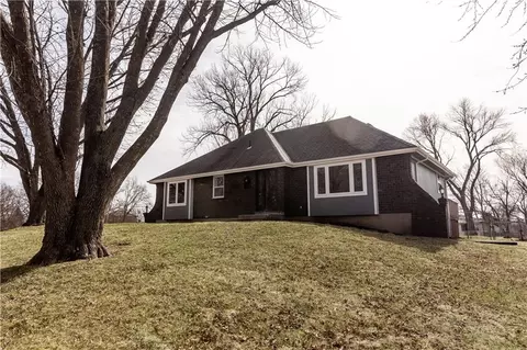 2409 NW 86th Ter, Kansas City, MO 64154