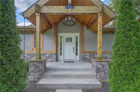244 N Winnebago Dr, Lake Winnebago, MO 64034
