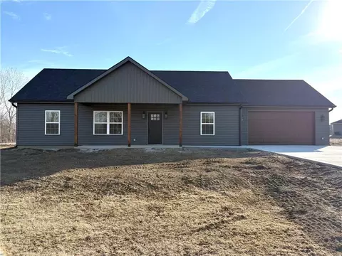 1413 N Thornton Ln, Richmond, MO 64085