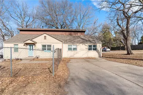 10008 E 60th Ter, Raytown, MO 64133