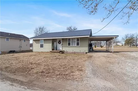 131 Ash St, Rushville, MO 64484