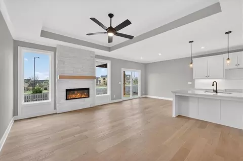 25069 W 94th Ter, Lenexa, KS 66227