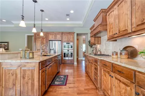 6901 N Norton Ave, Gladstone, MO 64119