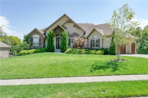 6901 N Norton Ave, Gladstone, MO 64119