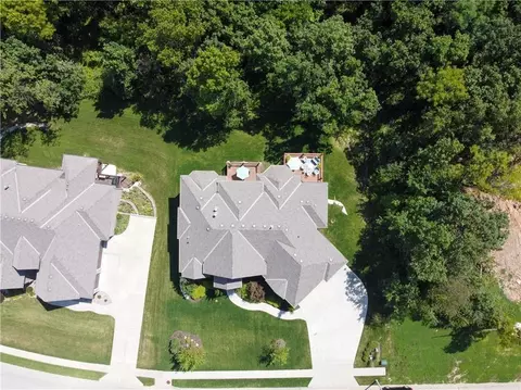 6901 N Norton Ave, Gladstone, MO 64119