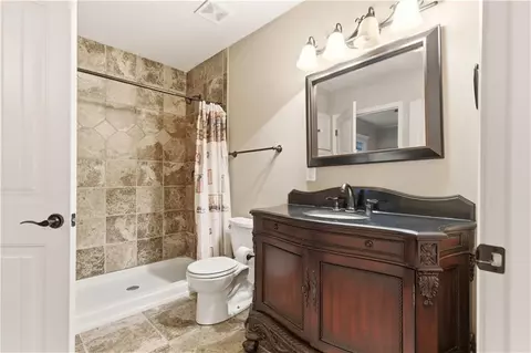 Bath - 1559 Brompton Ln, Raymore, MO 64083 photo 7 of 7