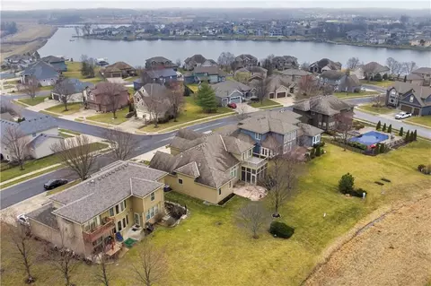 View/Area - 1559 Brompton Ln, Raymore, MO 64083 photo 3 of 6