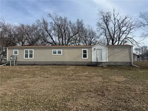 706 Schofield St, Waverly, KS 66871