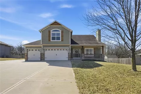 803 Mulberry St, Pleasant Hill, MO 64080
