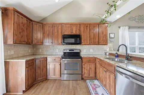 803 Mulberry St, Pleasant Hill, MO 64080