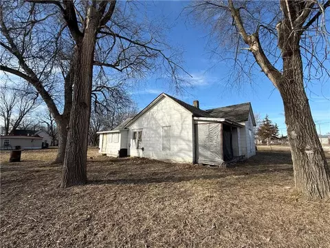 219 S Center St, Coffey, MO 64636