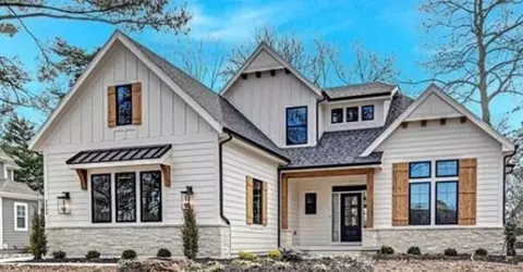 3521 W 92 Nd Pl, Leawood, KS 66206