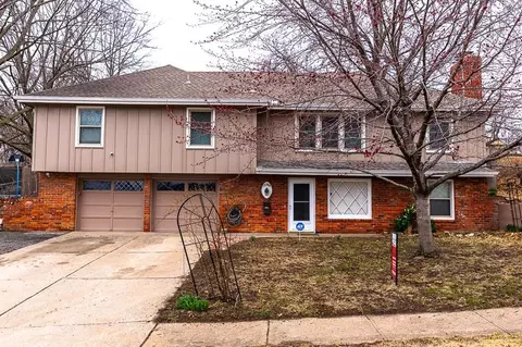 15504 E 44th Ter, Independence, MO 64055