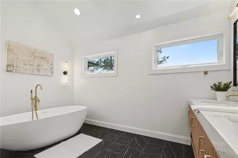 107 E Santa Fe Trl, Kansas City, MO 64145