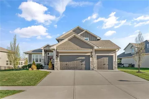 13105 W 171st St, Overland Park, KS 66221